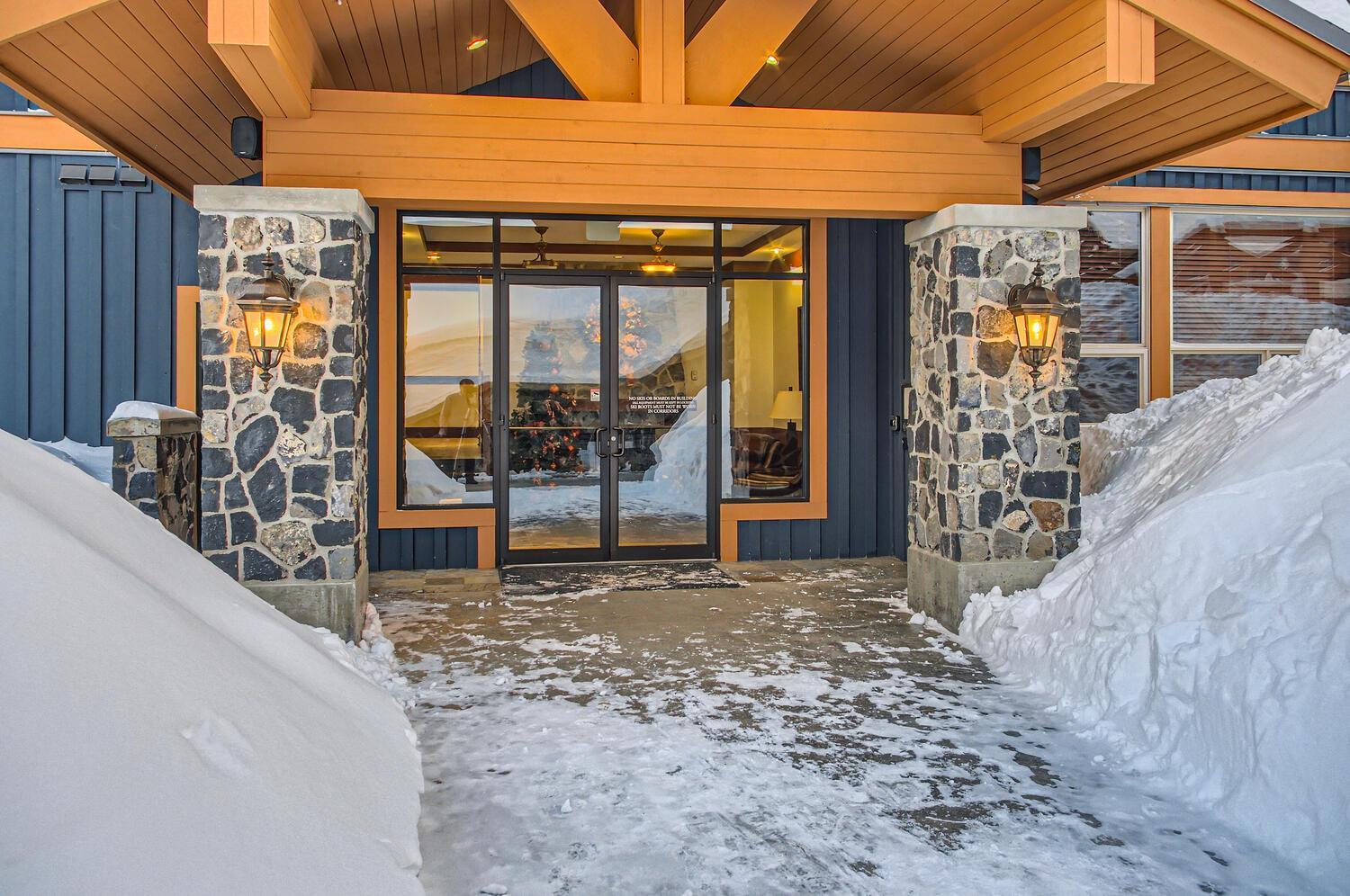 Stonegate Resort Unit A402 Big White Ski Resort Exterior photo